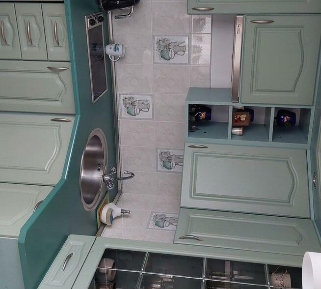 Meble kuchenne z witryną