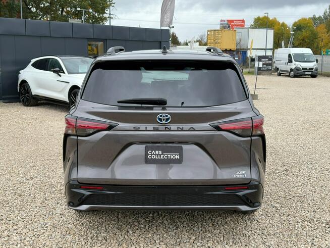 Toyota Sienna Bezwypadkowy / Drugi Właściciel / Tempomat / Szyberdach / FV Marża