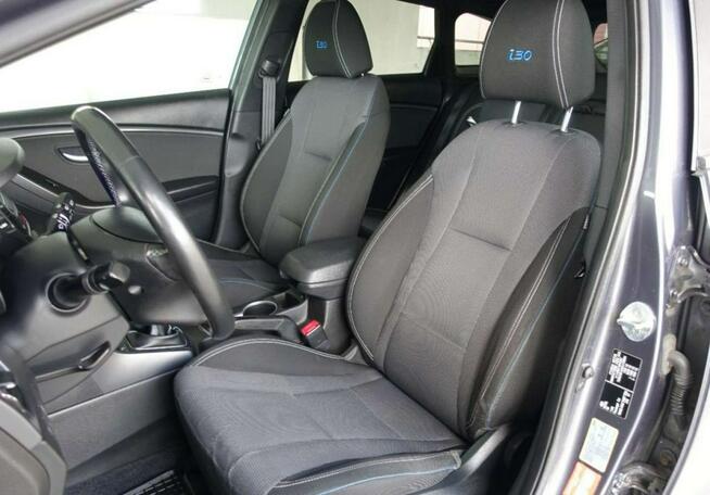 Hyundai i30 1.6 CRDi 110KM/Podgrz.fotele/ Tylne światła led/Pełny serwis!