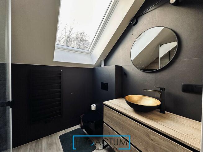 Złotoria, nowy dom w otoczeniu lasów