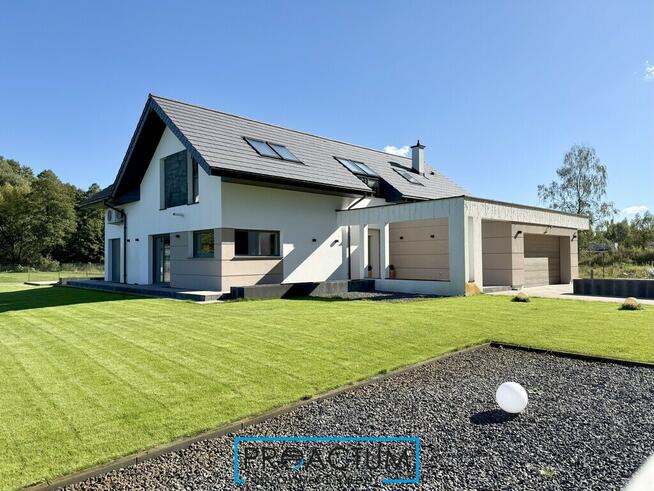 Złotoria, nowy dom w otoczeniu lasów