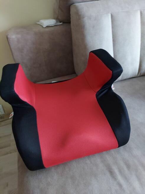 Fotelik samochodowy typu booster dla dzieci starszych