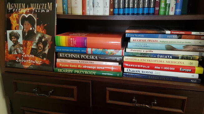 Ksiązki polularne naukowe encyklopedie itp.