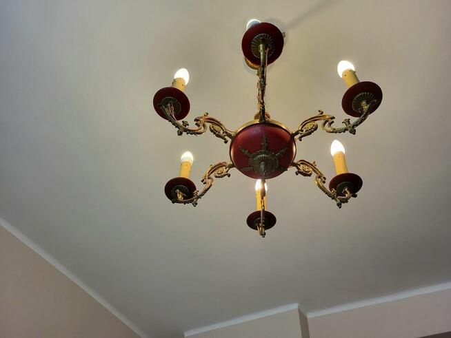 Piękny mosiężny sześcioramienny Francuski żyrandol.