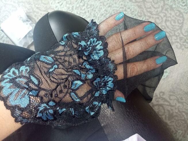 Zachwycające pończochy z koronką