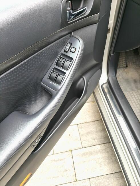 Toyota Avensis 1,8 benzyna 2006r. Bogato wyposażona