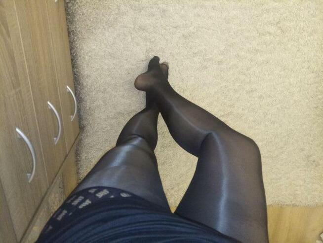 Rajstopy olejowe z ażurem