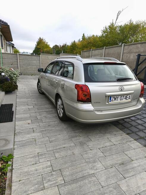 Toyota Avensis 1,8 benzyna 2006r. Bogato wyposażona