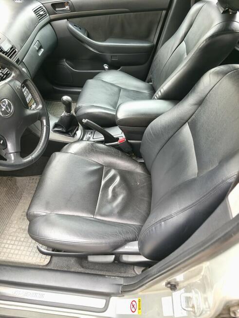 Toyota Avensis 1,8 benzyna 2006r. Bogato wyposażona