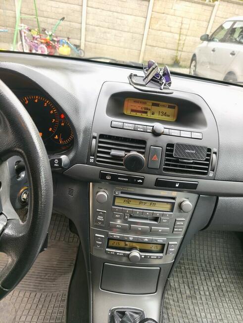 Toyota Avensis 1,8 benzyna 2006r. Bogato wyposażona