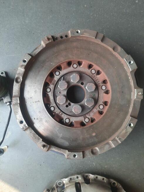 Sprzęgło z kołem dwumasowym