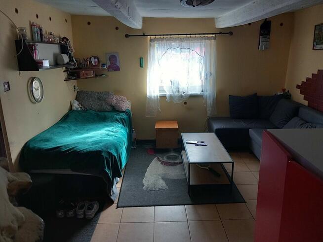 Sprzedam Połowę domu z działką