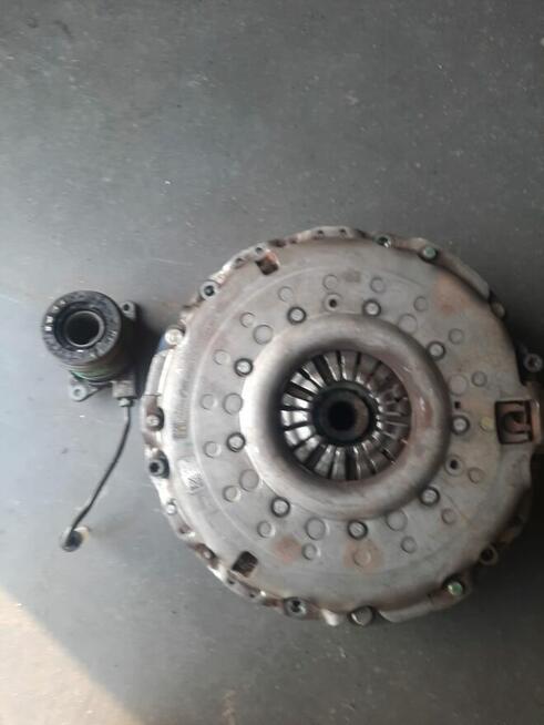 Sprzęgło z kołem dwumasowym