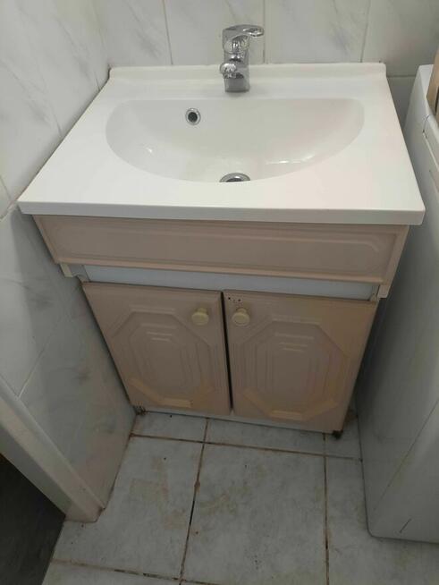 Umywalka łazienkowa szafka Zlew zlewozmywak kran Bateria