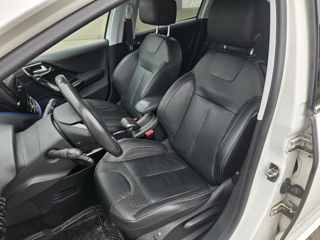 Peugeot 208 GT 1.2 PureTech 2016 rok pierwszy właściciel uni