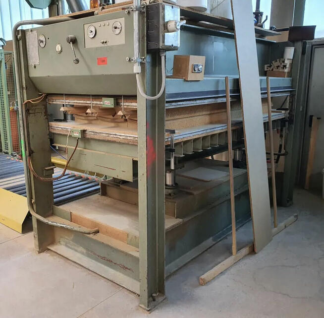 Grzana prasa półkowa JOOS