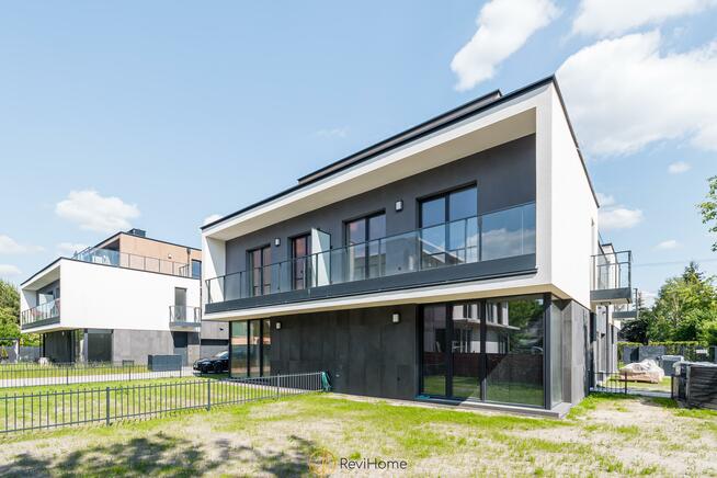 Mieszkanie Józefów, Owalna