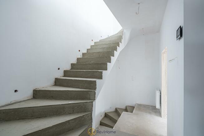 Mieszkanie Józefów, Owalna