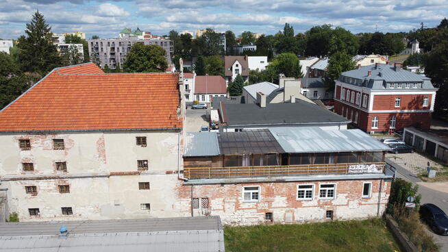 Budynek "Spichlerza" ul. 6 sierpnia w Puławach.