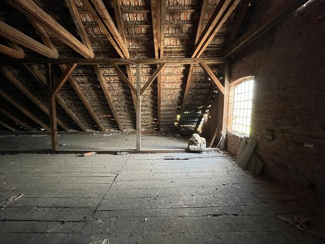 Budynek "Spichlerza" ul. 6 sierpnia w Puławach.