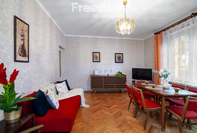 Przestronne, 2 pokojowe mieszkanie w bloku z cegły