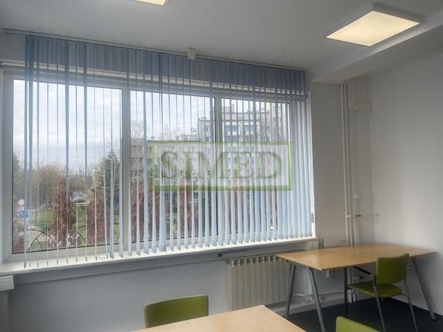 Biuro 2 pokoje , parking ,dostęp24h,recepcja .