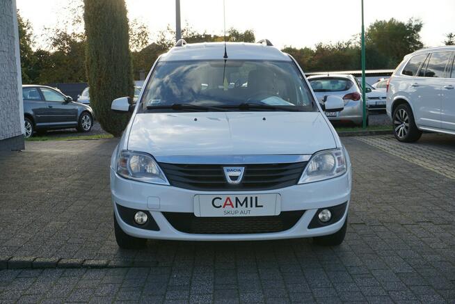 Dacia Logan z polskiego salonu w doinwestowanym stanie technicznym,