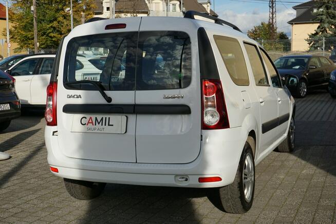 Dacia Logan z polskiego salonu w doinwestowanym stanie technicznym,