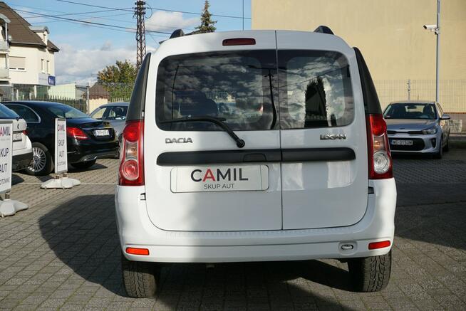 Dacia Logan z polskiego salonu w doinwestowanym stanie technicznym,