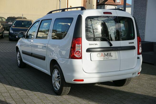 Dacia Logan z polskiego salonu w doinwestowanym stanie technicznym,