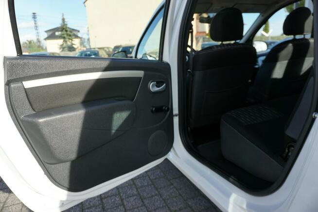 Dacia Logan z polskiego salonu w doinwestowanym stanie technicznym,