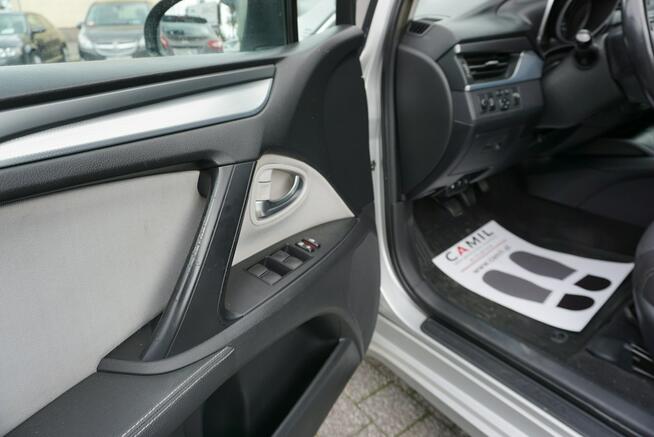 Toyota Avensis polski salon