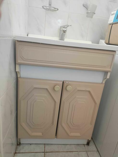 Umywalka łazienkowa szafka Zlew zlewozmywak kran Bateria