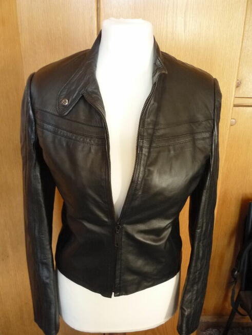 Czarna ramoneska naturalna skóra firmy MARBET S