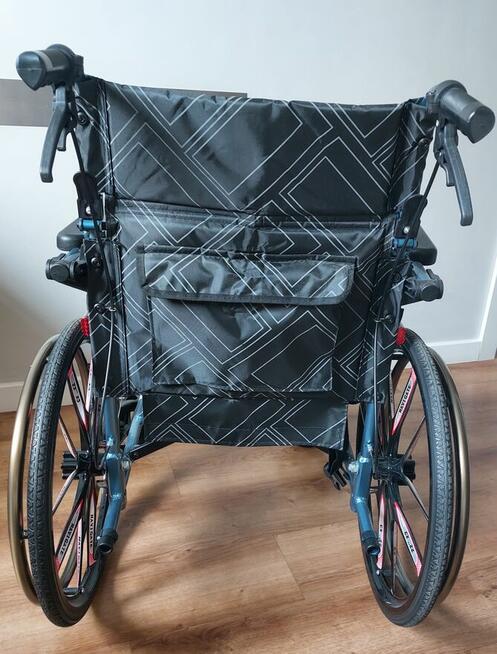 Ultralekki wózek inwalidzki Whelle Light