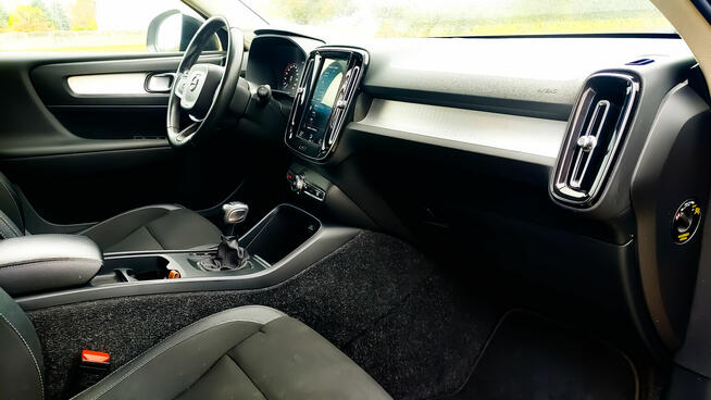 Volvo XC 40 D3 Momentum, super stan, zadbany, bezwypadkowy