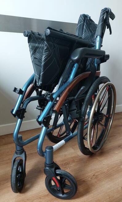Ultralekki wózek inwalidzki Whelle Light