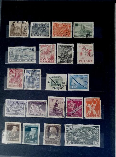 Polska. Klaser w etui z 340 znaczkami+ 4 bloczki. Sprzeda