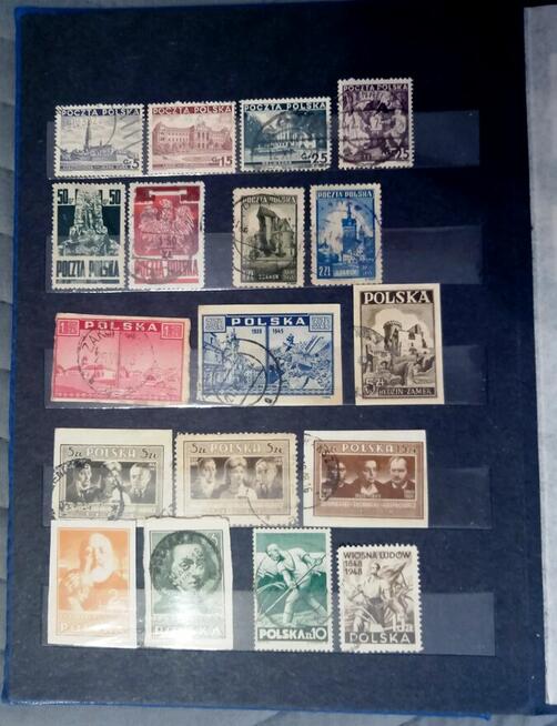 Polska. Klaser w etui z 340 znaczkami+ 4 bloczki. Sprzeda