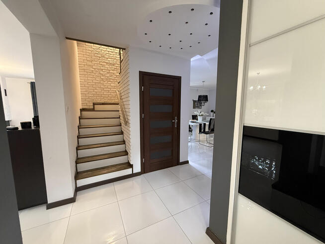 Atrakcyjny dom w świetnej lokalizacji w Koninie!