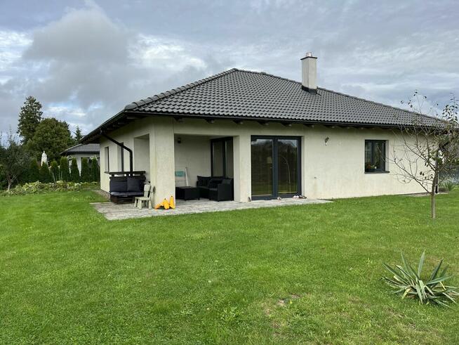 Dom wolnostojący w nowoczesnej zabudowie 130 m2