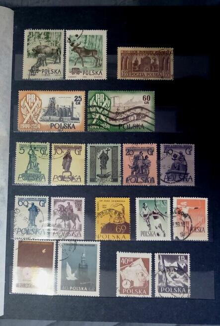 Polska. Klaser w etui z 340 znaczkami+ 4 bloczki. Sprzeda