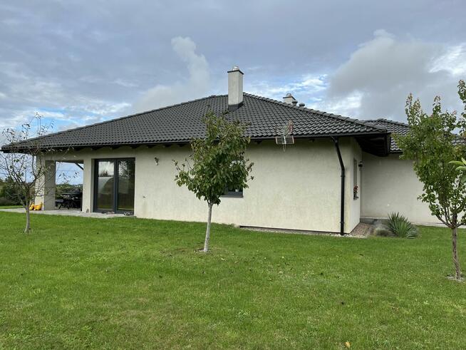 Dom wolnostojący w nowoczesnej zabudowie 130 m2