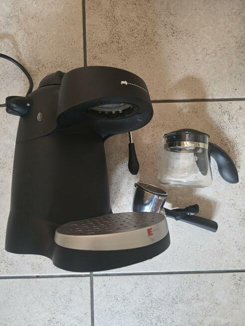 Nowy ciśnieniowy automat do kawy EC1 Eldom