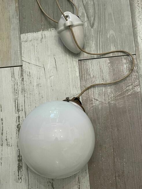Stara lampa wisząca kuchenna z przeciwwagą porcelanową