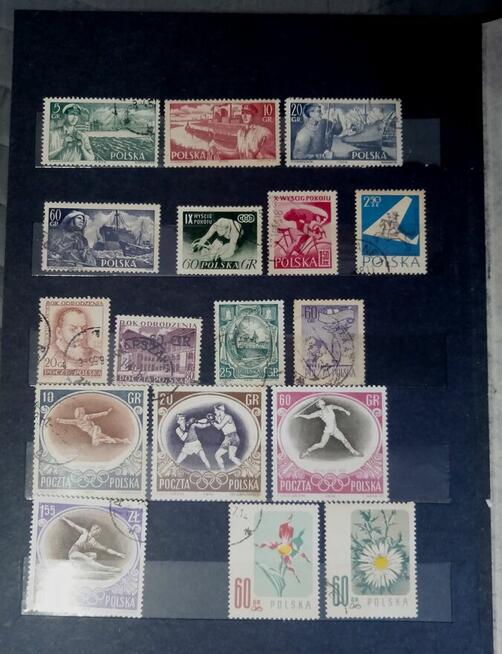 Polska. Klaser w etui z 340 znaczkami+ 4 bloczki. Sprzeda