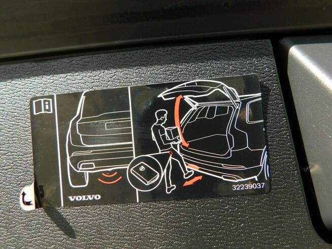 Volvo XC 60 z Gwarancją Bezwypadkowy Model 2021r