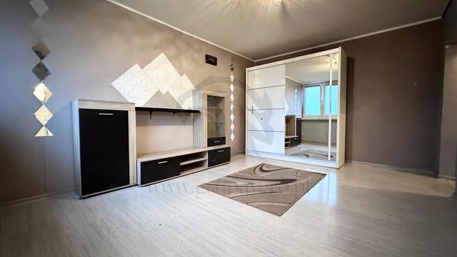 Lustro powiedz przecie kto ma lepsze m na świecie?