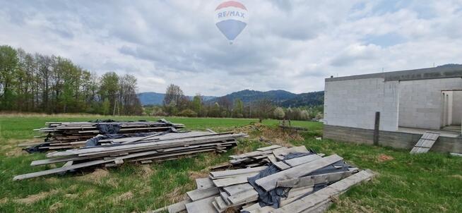 Rozpoczęta budowa domu na widokowe działce w górac