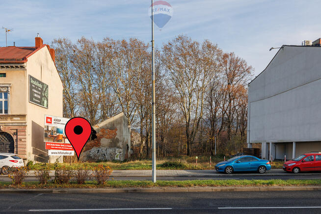 Działka pod zabudowę usługowo-handlowo-mieszkalną.